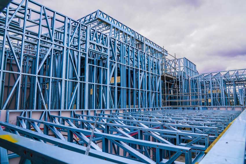 metal frames and trusses for construction projects